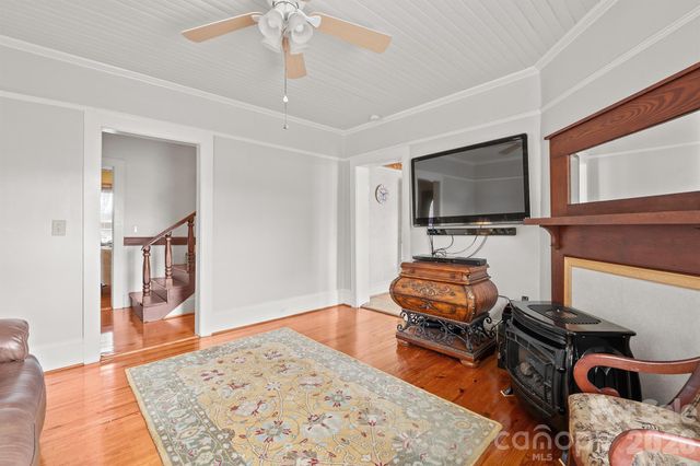 1244 21st Street NE, Hickory, NC 28601