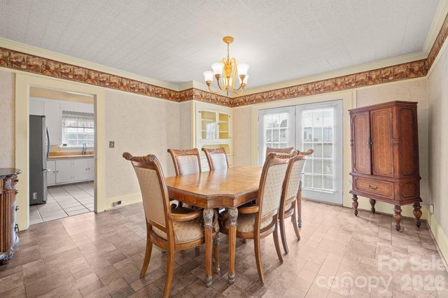 1244 21st Street NE, Hickory, NC 28601