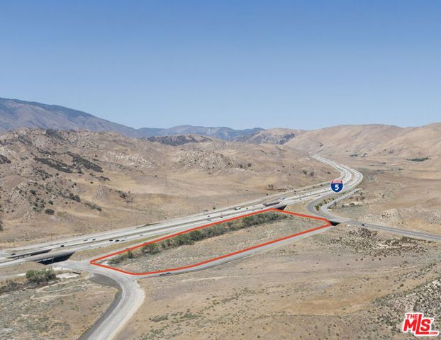 5 Quail Lake Road, Lebec, CA 93243