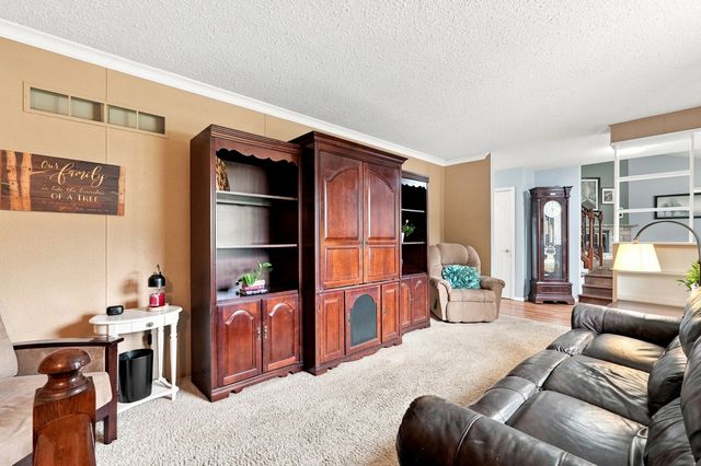 2305 E 32nd Street, Davenport, IA 52807