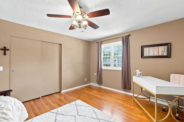 2305 E 32nd Street, Davenport, IA 52807