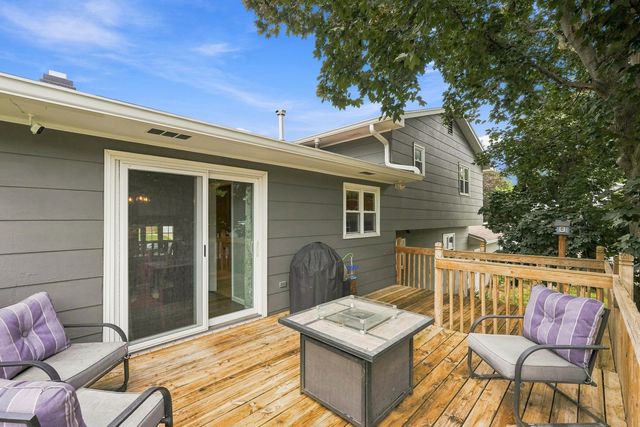 2305 E 32nd Street, Davenport, IA 52807