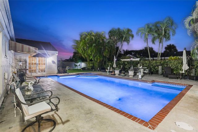 15450 SW 157th Ter, Miami, FL 33187