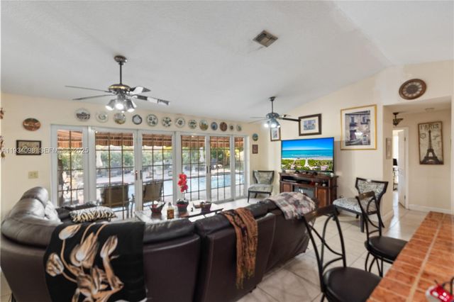 15450 SW 157th Ter, Miami, FL 33187