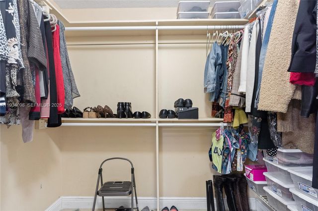 15450 SW 157th Ter, Miami, FL 33187