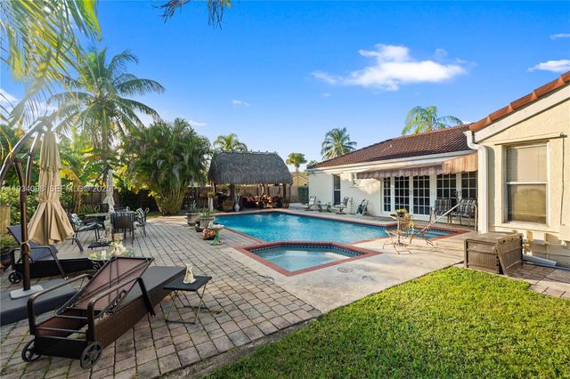 15450 SW 157th Ter, Miami, FL 33187