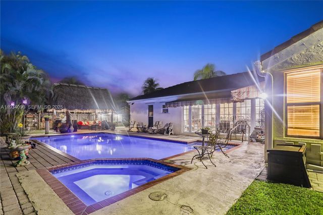 15450 SW 157th Ter, Miami, FL 33187