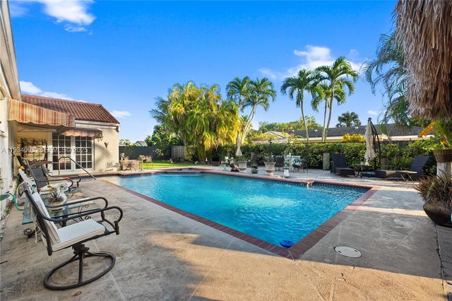 15450 SW 157th Ter, Miami, FL 33187