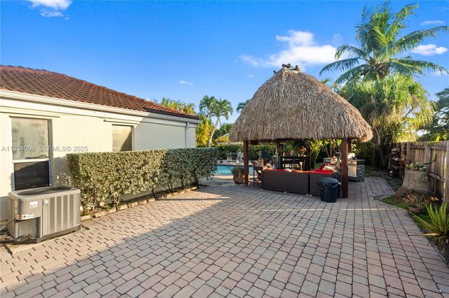 15450 SW 157th Ter, Miami, FL 33187