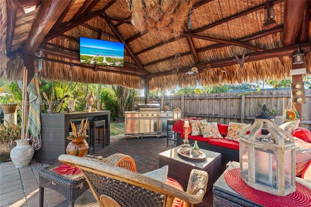 15450 SW 157th Ter, Miami, FL 33187