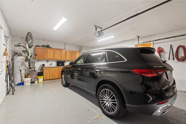 15450 SW 157th Ter, Miami, FL 33187