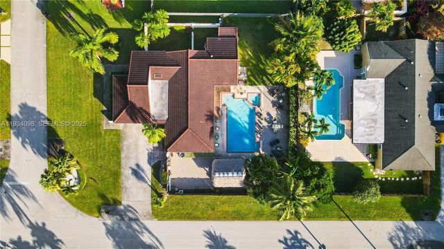 15450 SW 157th Ter, Miami, FL 33187