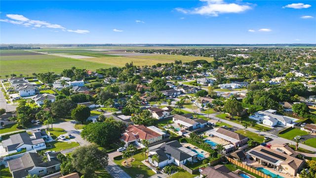 15450 SW 157th Ter, Miami, FL 33187