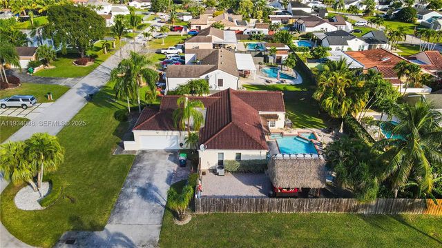 15450 SW 157th Ter, Miami, FL 33187