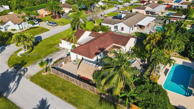 15450 SW 157th Ter, Miami, FL 33187