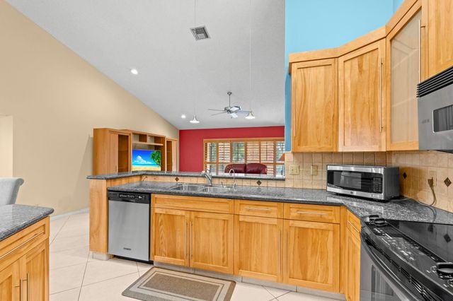 1120 NW 100th Way, Plantation, FL 33322