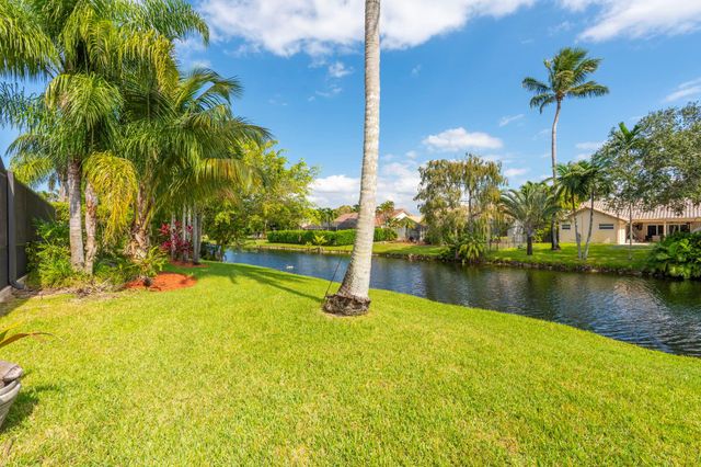 1120 NW 100th Way, Plantation, FL 33322