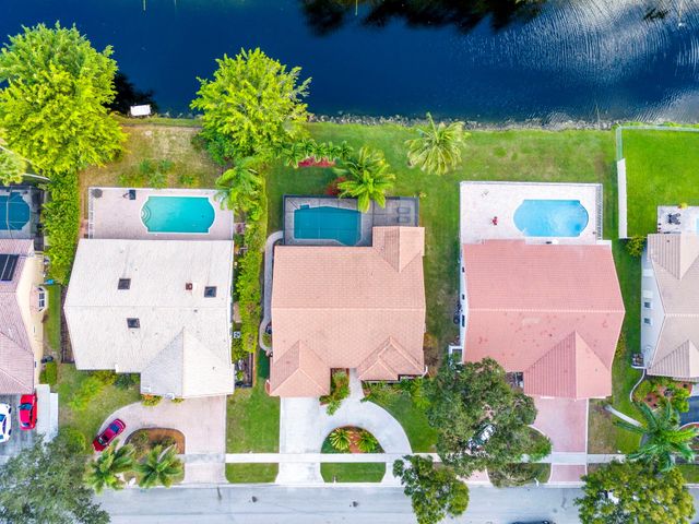 1120 NW 100th Way, Plantation, FL 33322