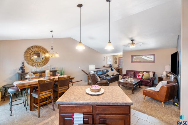 2010 S Barret Pl Place 46, Sioux Falls, SD 57106