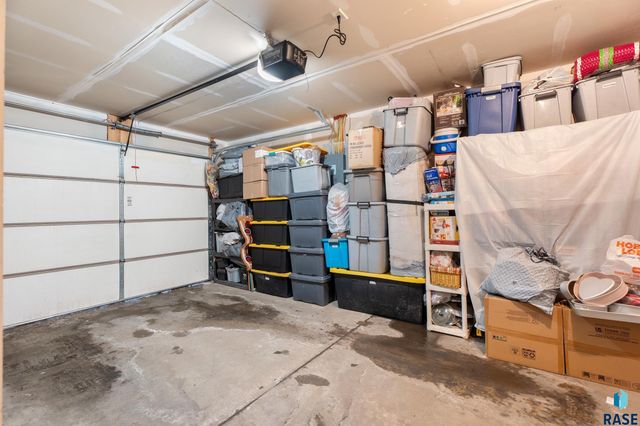 2010 S Barret Pl Place 46, Sioux Falls, SD 57106