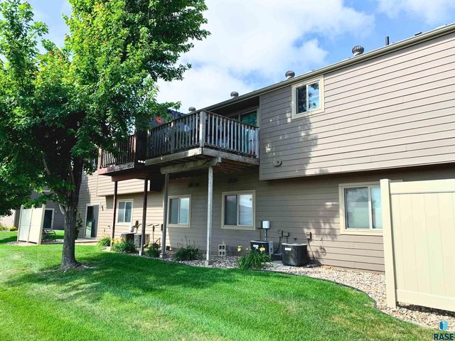 2010 S Barret Pl Place 46, Sioux Falls, SD 57106