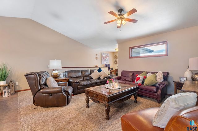 2010 S Barret Pl Place 46, Sioux Falls, SD 57106