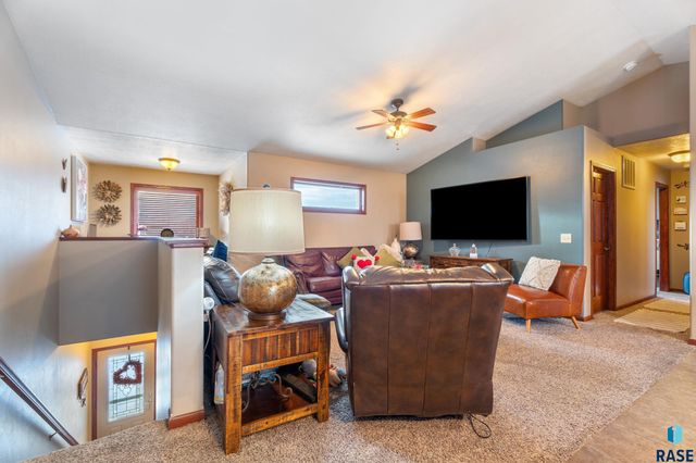 2010 S Barret Pl Place 46, Sioux Falls, SD 57106