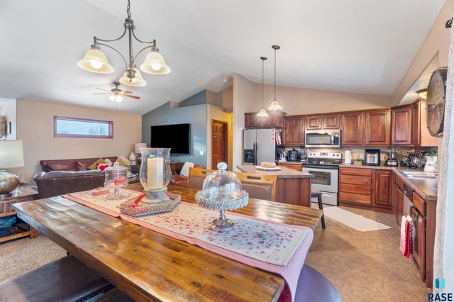 2010 S Barret Pl Place 46, Sioux Falls, SD 57106