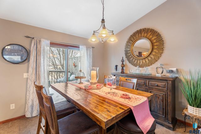 2010 S Barret Pl Place 46, Sioux Falls, SD 57106