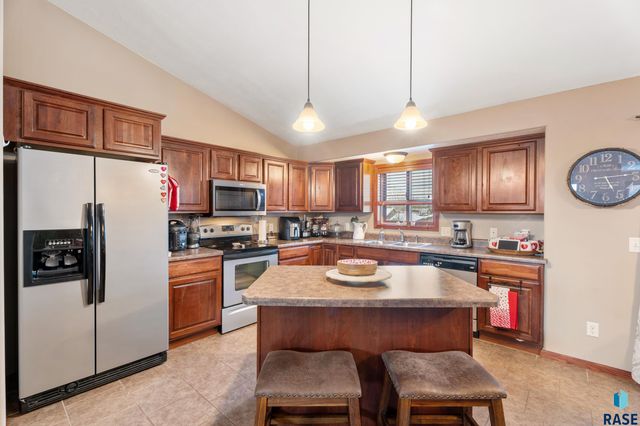 2010 S Barret Pl Place 46, Sioux Falls, SD 57106