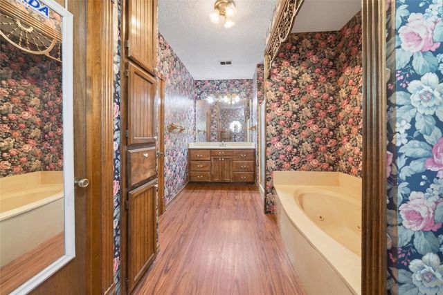 125 Sunrise Court, Palmer, TX 75152