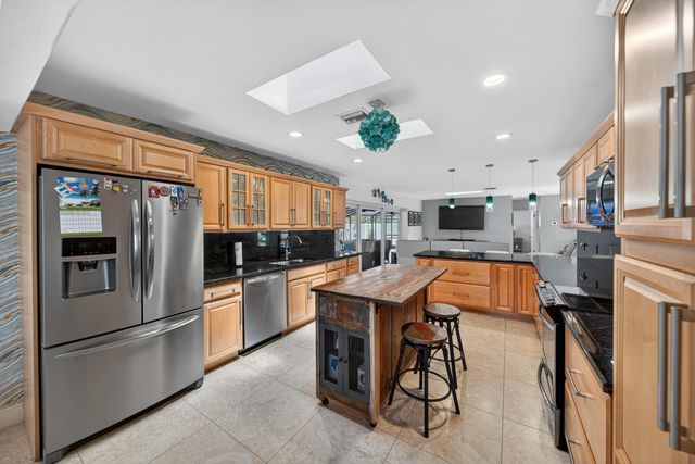 1571 SE 24TH Avenue, Pompano Beach, FL 33062