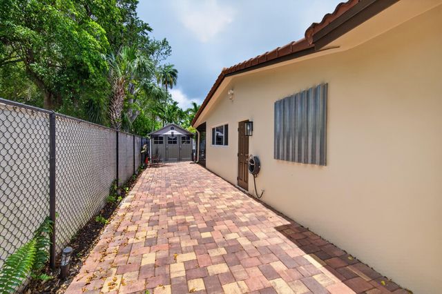 1571 SE 24TH Avenue, Pompano Beach, FL 33062