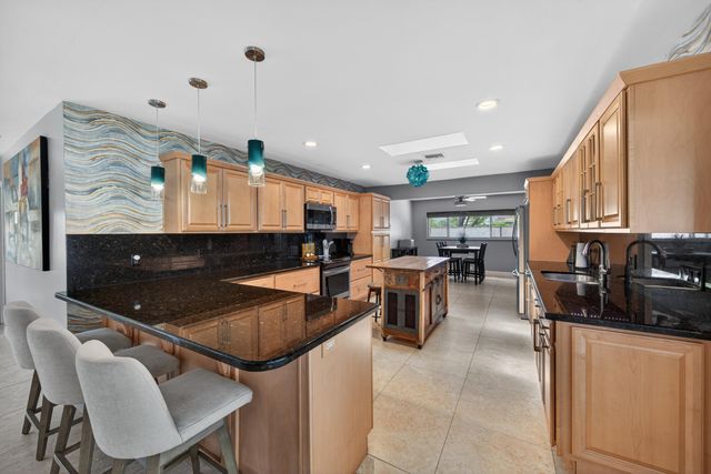 1571 SE 24TH Avenue, Pompano Beach, FL 33062