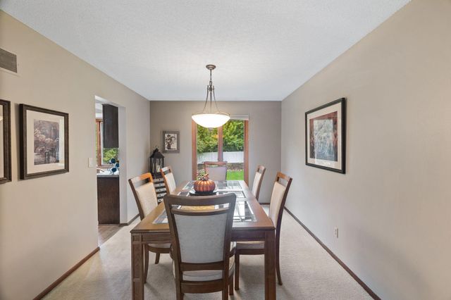 481 Marie Avenue W, West Saint Paul, MN 55118