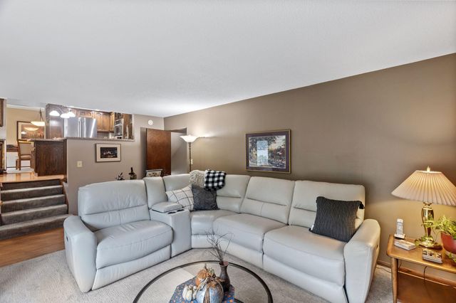 481 Marie Avenue W, West Saint Paul, MN 55118