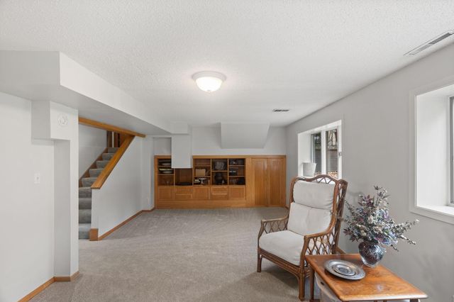 481 Marie Avenue W, West Saint Paul, MN 55118