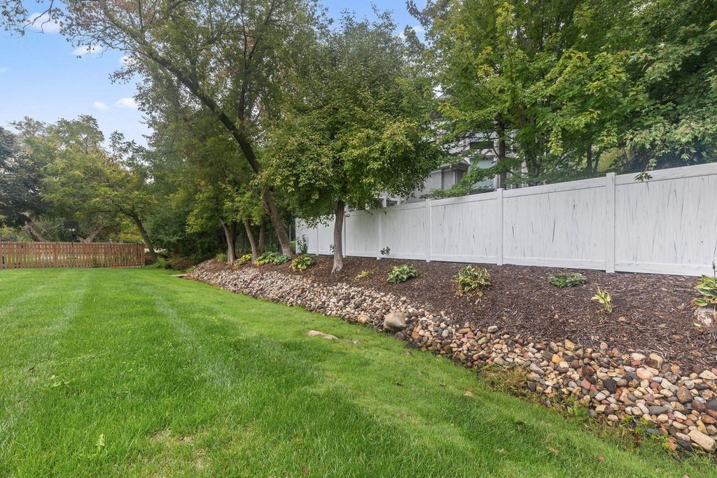 481 Marie Avenue W, West Saint Paul, MN 55118 — photo 5