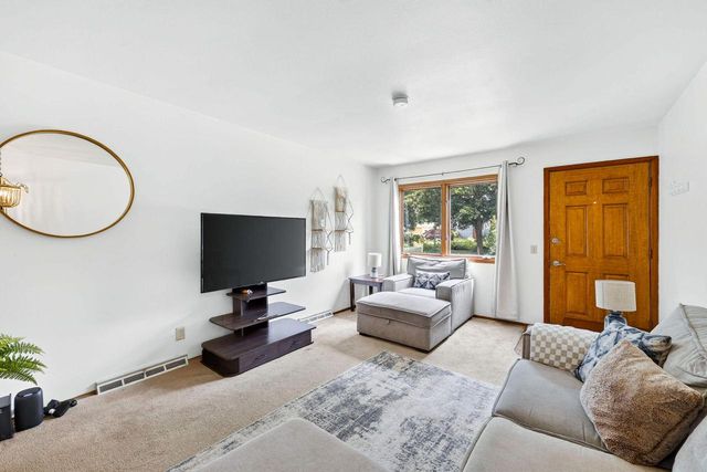 174 Farrell STREET, Madison, WI 53714