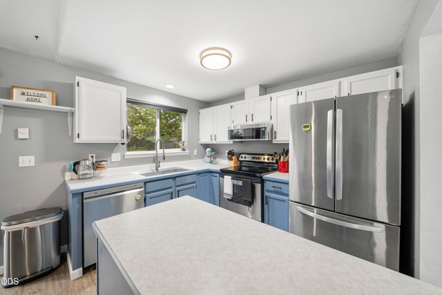 2971 SW Salmon Avenue, Redmond, OR 97756