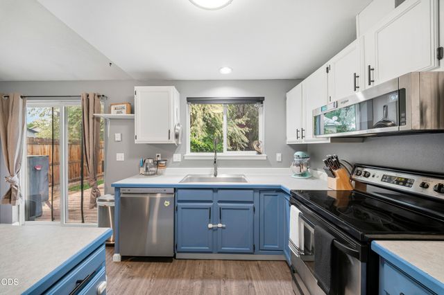 2971 SW Salmon Avenue, Redmond, OR 97756