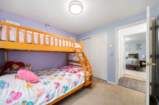 2971 SW Salmon Avenue, Redmond, OR 97756