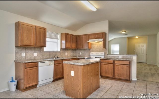 6641 Charles Fld, San Antonio, TX 78238