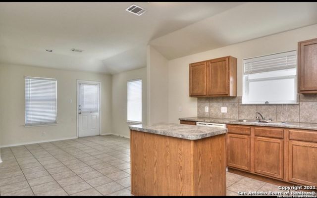 6641 Charles Fld, San Antonio, TX 78238