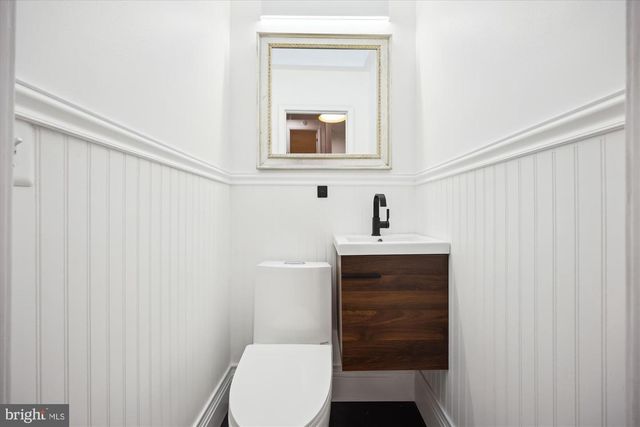 11700 SEVEN LOCKS RD, Potomac, MD 20854