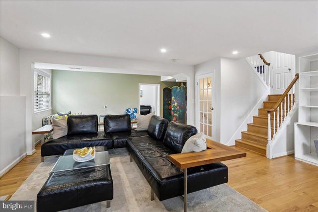 11700 SEVEN LOCKS RD, Potomac, MD 20854