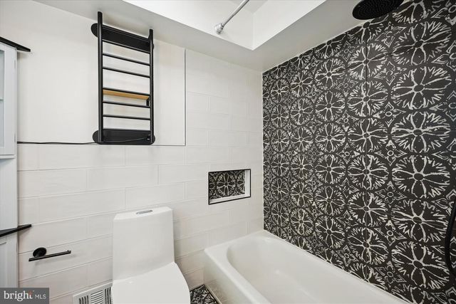 11700 SEVEN LOCKS RD, Potomac, MD 20854