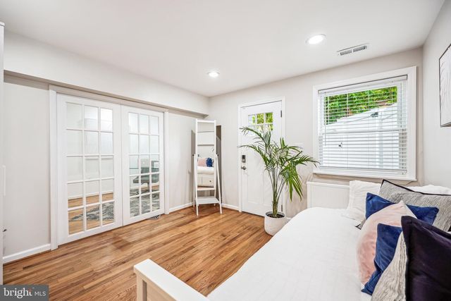 11700 SEVEN LOCKS RD, Potomac, MD 20854