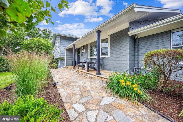 11700 SEVEN LOCKS RD, Potomac, MD 20854