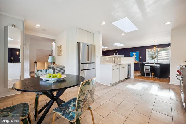 11700 SEVEN LOCKS RD, Potomac, MD 20854